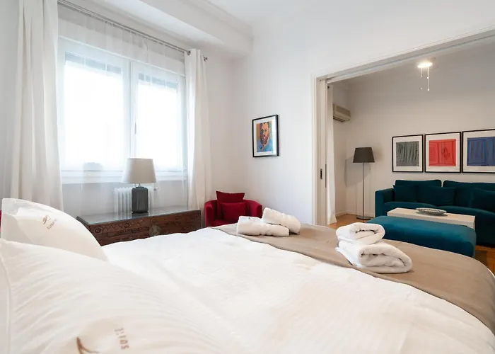 Artistic Elegance Apartment In Athens-Pagrati